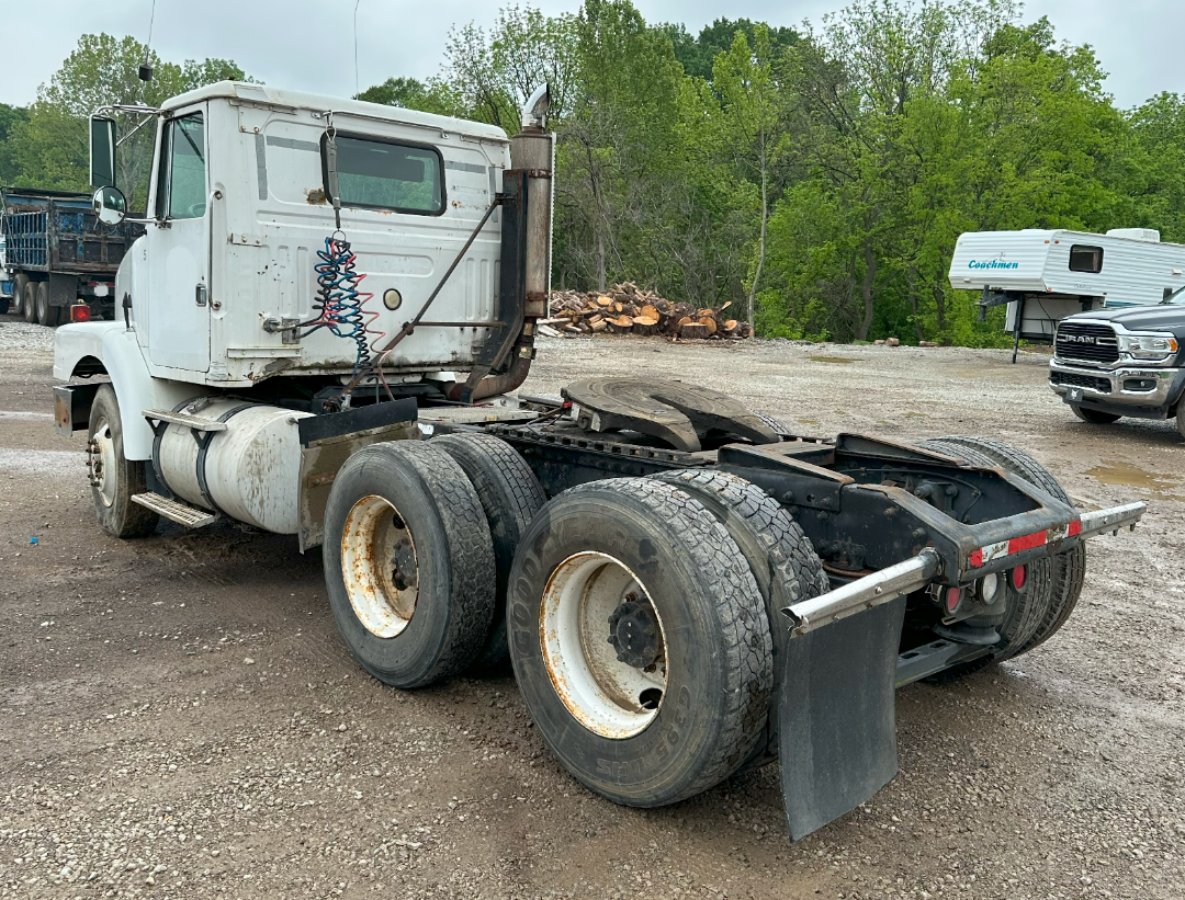 1996 VOLVO WG - Image 3